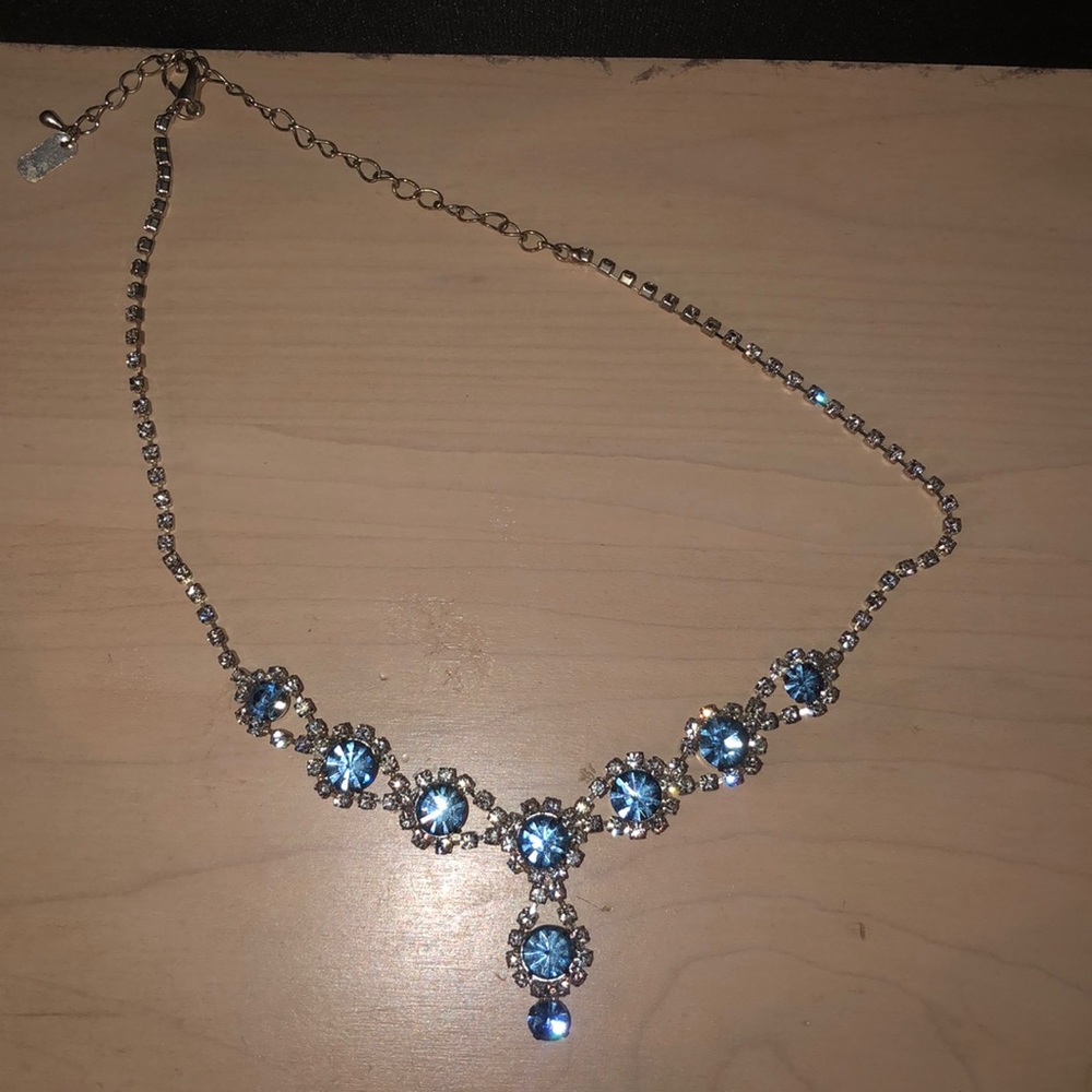 Boutique necklace, blue and silver